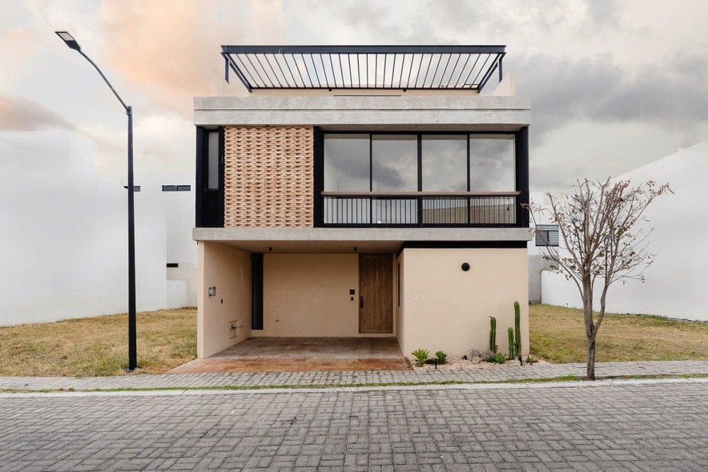 Casa con Roof Garden y Doble Altura en Lomas de Angelópolis