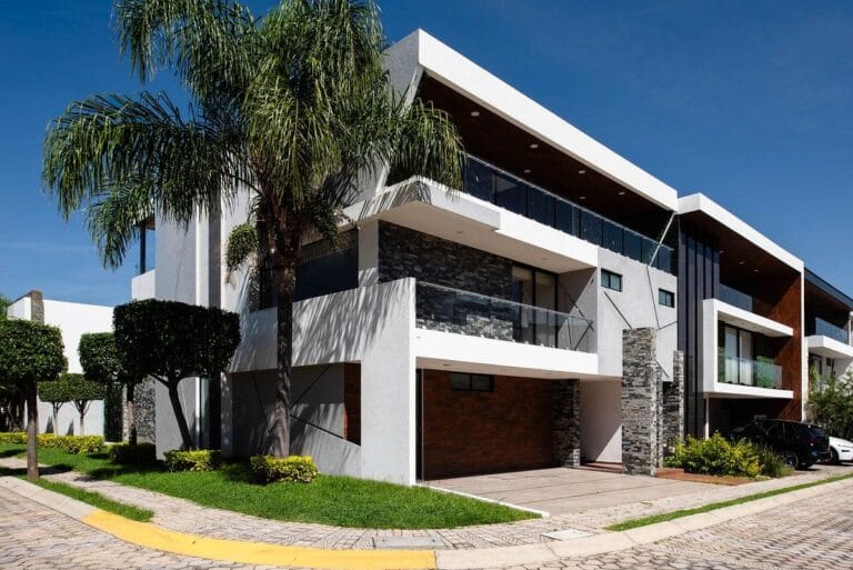 Casa en Esquina con Roof Garden y 4 Recámaras en Puebla
