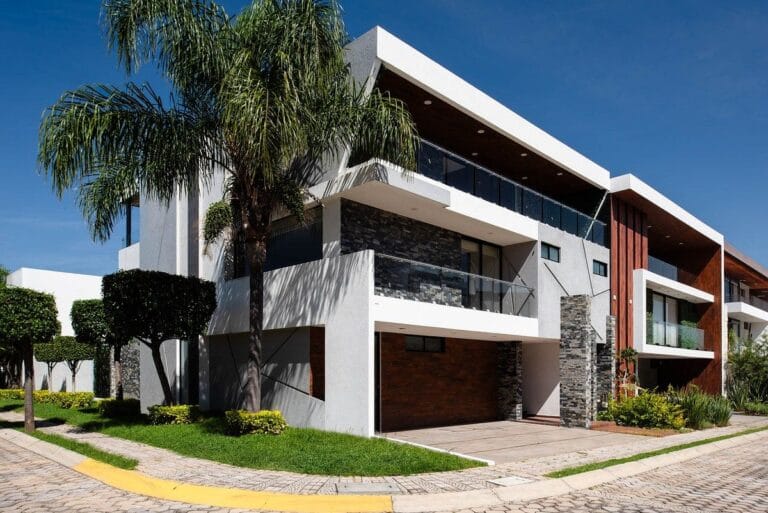 Casa en Esquina con Roof Garden y 4 Recámaras en Puebla
